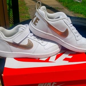 Nike Court Borough Low Girls 13c